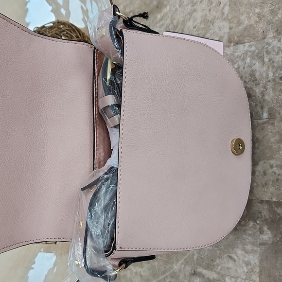 Victoria Secrest crossbody bag, NWT - Picture 2 of 4
